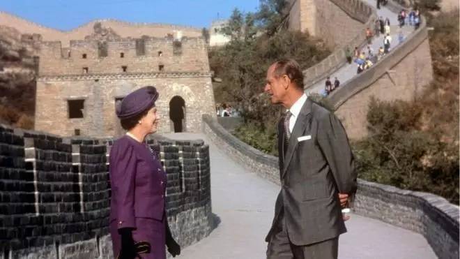 为了女王放弃王位继承权,为女人放弃王位的英国国王