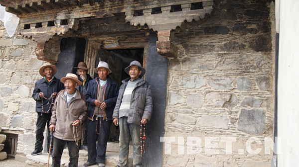 老西藏四讲四爱,四讲四爱西藏老人