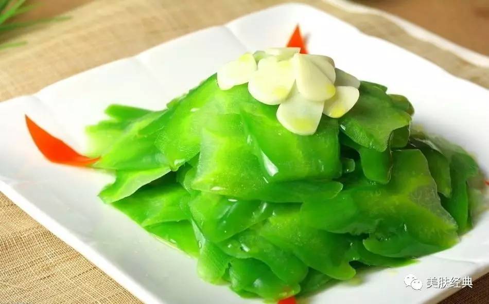 痘友用什么产品最好,爱长痘的人要避免哪些食物