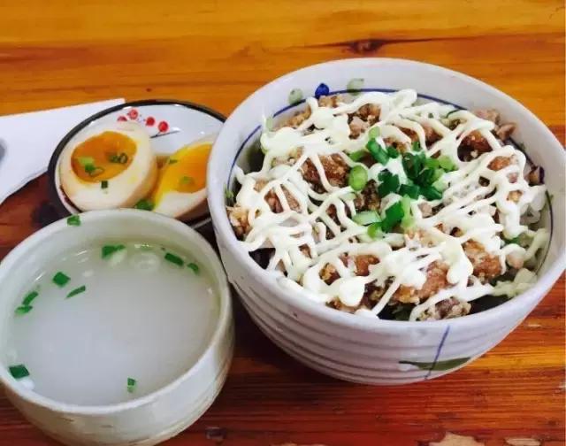 厦门藏在破旧巷子的美食,厦门十大好吃的街头美食