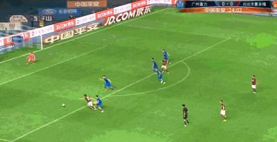 中超跑不死粗中带细,海豹式顶球大秀球技,本土球员谁会了?