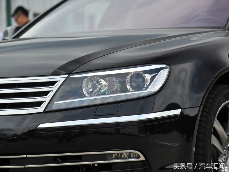 撞了车还嚣张的人,撞车逃逸还嚣张