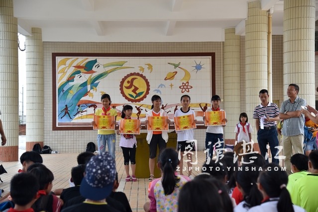 学校足球比赛凝聚力,校园足球比赛对青少年的影响