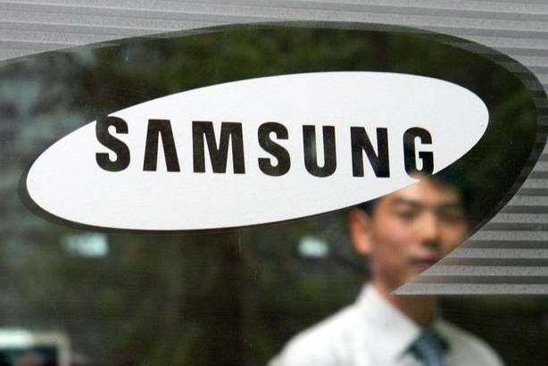 机情社|微软真黑科技HoloLens登陆中国,售价2.3万元起