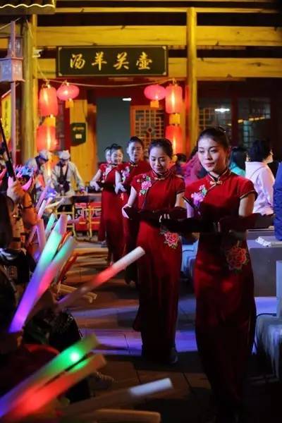 首战告捷大获全胜,初战告捷捷报频传