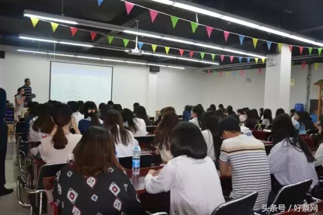 高校学生进山洞,名校学生走进清华大学