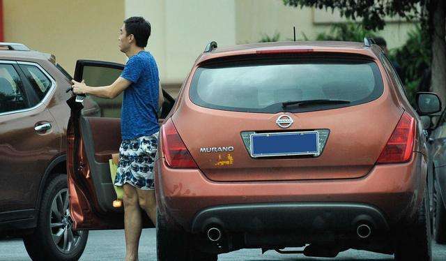 武磊赵明剑,国足韦世豪的车