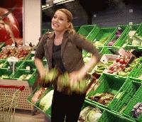 十条笑话：办公室的女人打赌：用同一套问题，打电话问她们的男人