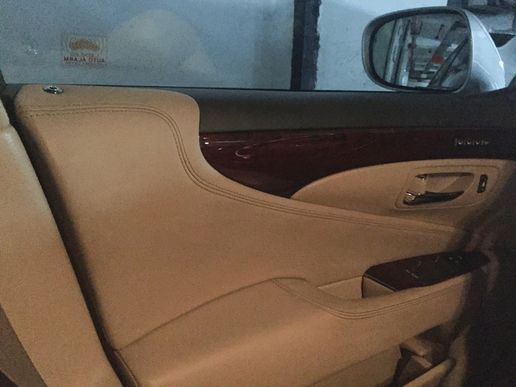 ls460l雷克萨斯音响,居然花一万多买音响