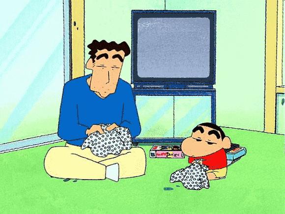 十个小孩玩游戏,几个小孩玩陀螺