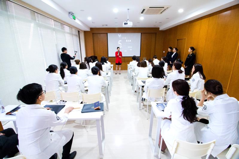 S庆熙美*联学**合办学：激光美容全新的美容培训课程
