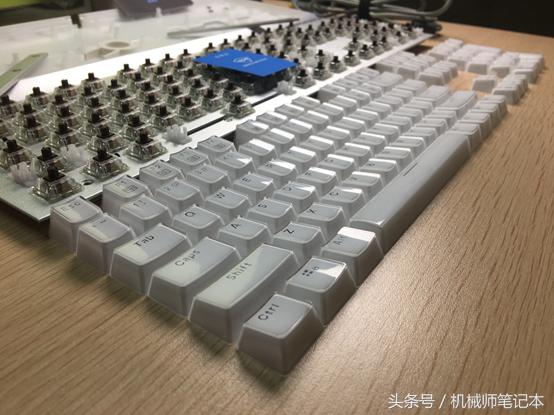 机械键盘白光版测评,cherry机械键盘推荐