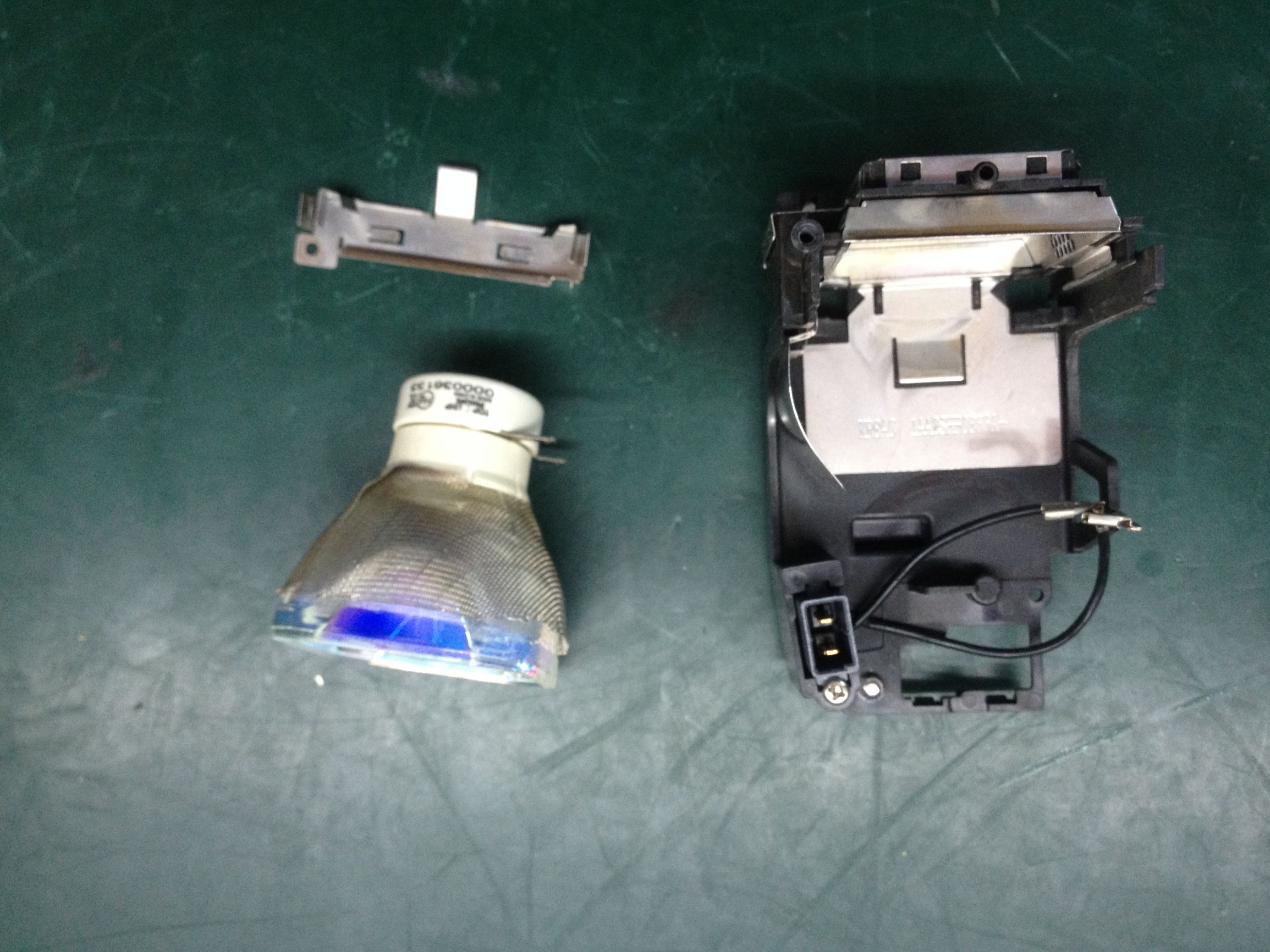 三洋xw270c怎么换灯泡,三洋xm1500c投影如何更换灯泡