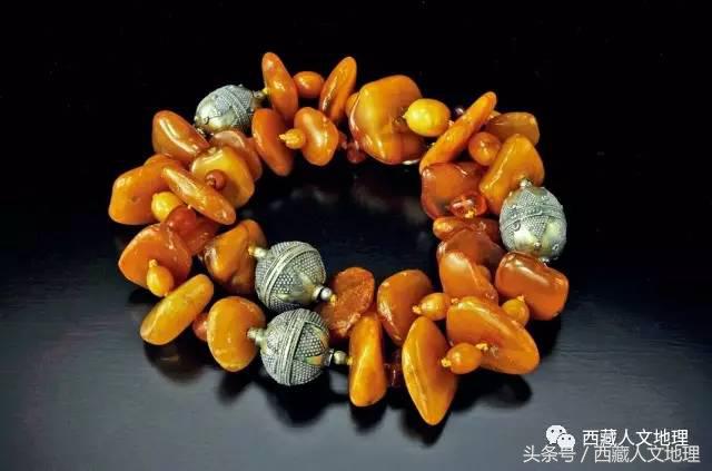 透过蜜蜡在藏地的使用，看*藏西**文化一角