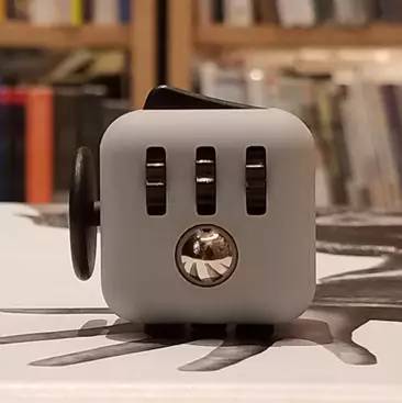 专职手瘾一百年的小物件