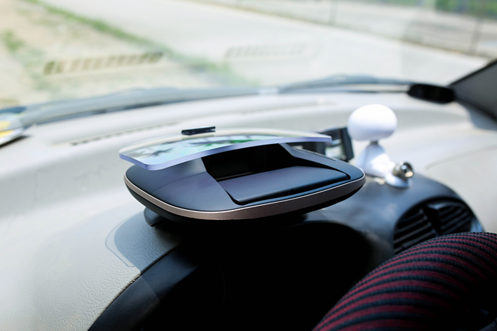 汽车安装飞机显示器:号称开车“不低头”,有多少人用过?