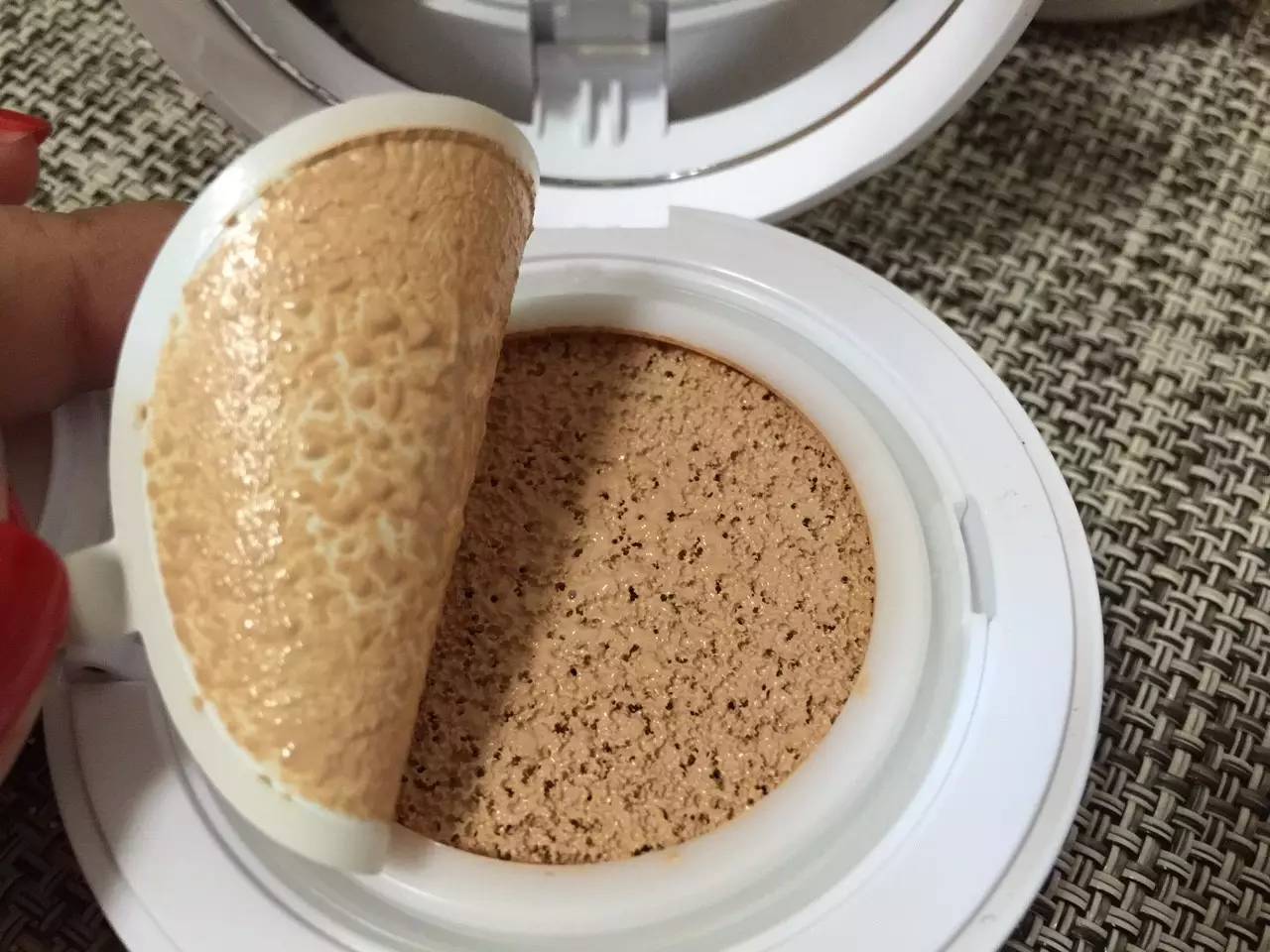 韩系日系欧系美系都出了气垫，做个吐血报告