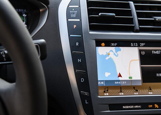 电子档行驶中挂入p挡一次会坏吗,电子挡行驶中突然挂入p会怎样