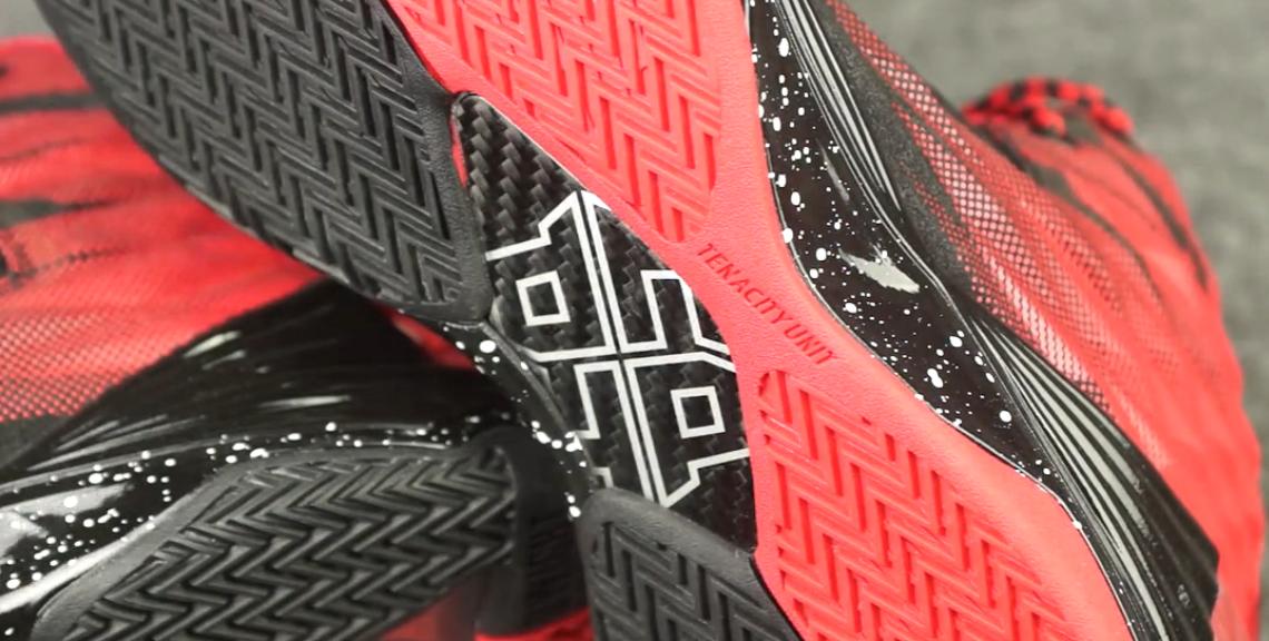 联盟第一蓝领中锋,霍华德2009扣篮大赛战靴