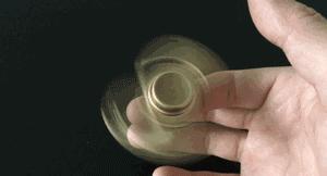 十个小孩玩游戏,几个小孩玩陀螺