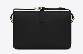 伦敦时装周时尚衣服穿搭,最新时装周街拍包包