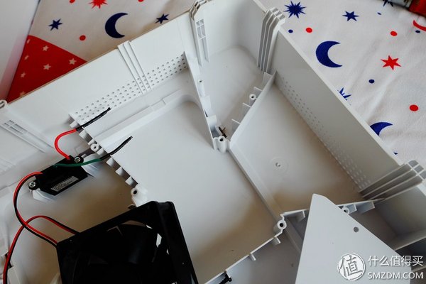 【良心定价的网吧利器,槽点需改进】惠科HKCX320曲面一体机拆机、升级配件及评测