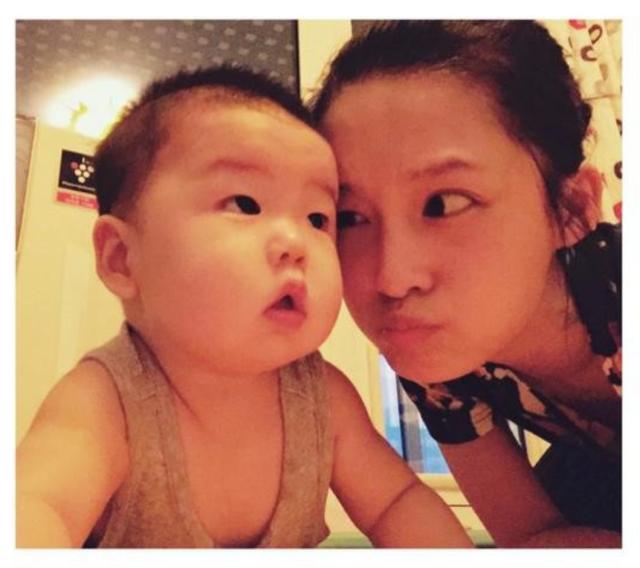 胡歌母亲和江疏影,胡歌母亲江疏影