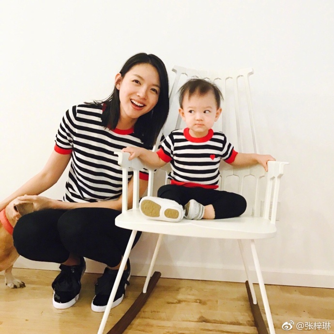 张梓琳微博晒幸福长腿公主受欢迎,张梓琳又美又气质