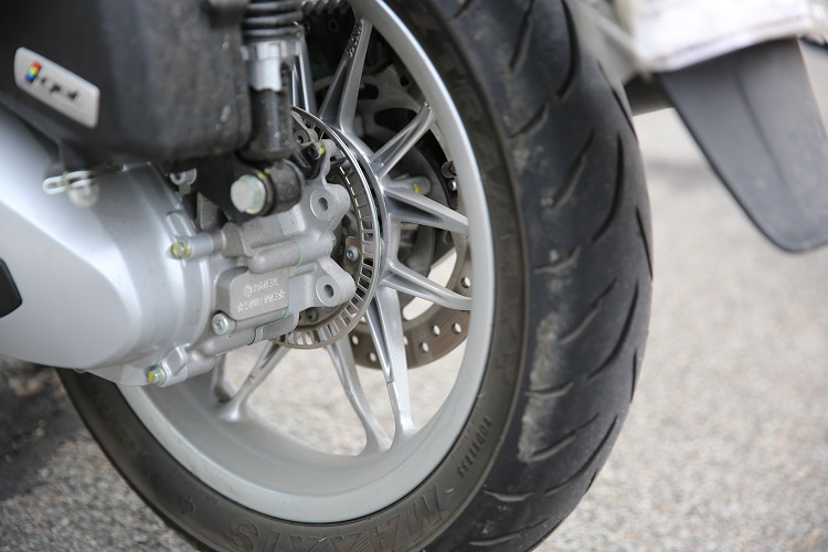 2020款比亚乔medley150liberty,比亚乔liberty150和medley150后挡泥板