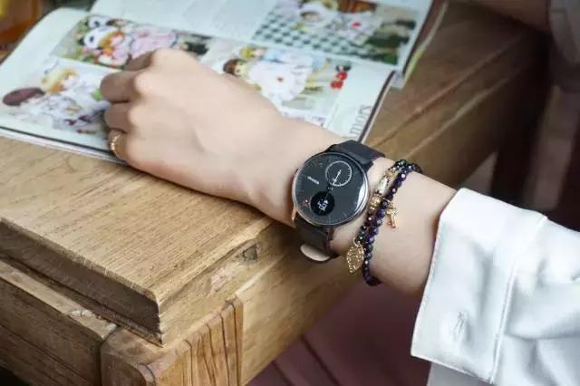 一块手表,手表可切换模式