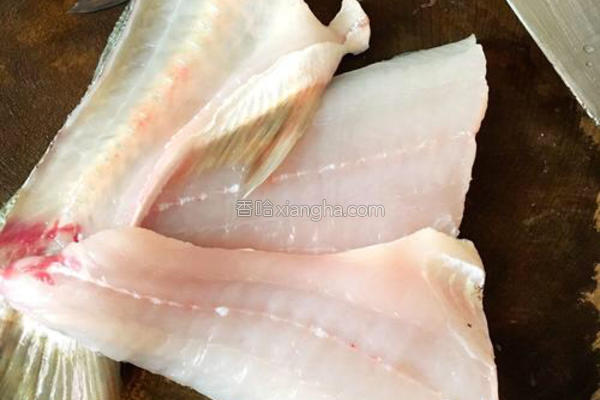 鱼肉怎么做才能不咸又好吃,鱼肉怎么做不腥又嫩