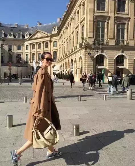 蒋欣背的女包,蒋欣香奈儿包