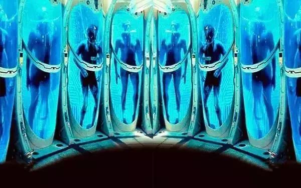 他高中没毕业，却亲手处理了首例“冷冻人”，现在竟还要让其复活