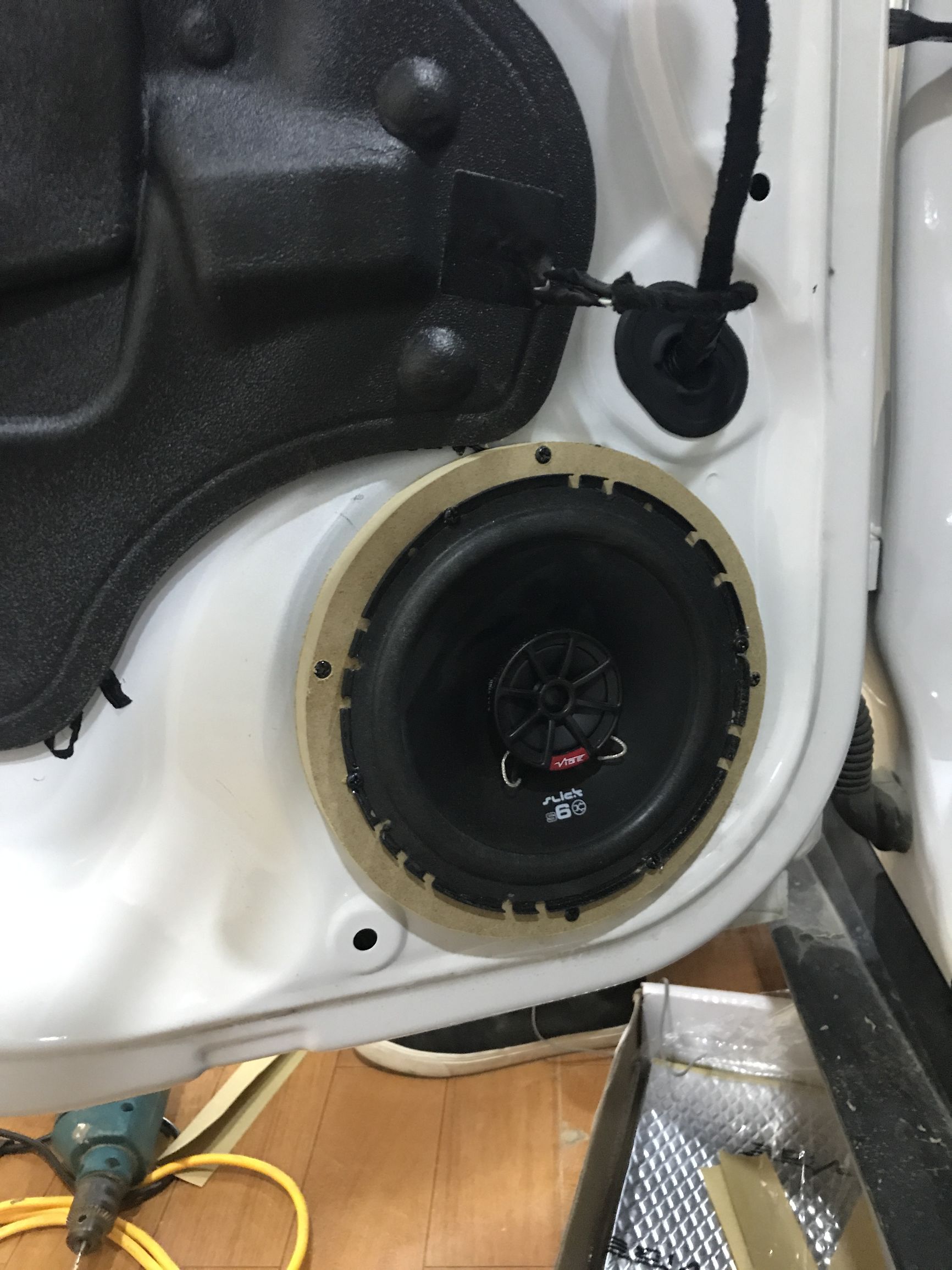 21款福克斯音响低音改装,20款福克斯stline音响改装