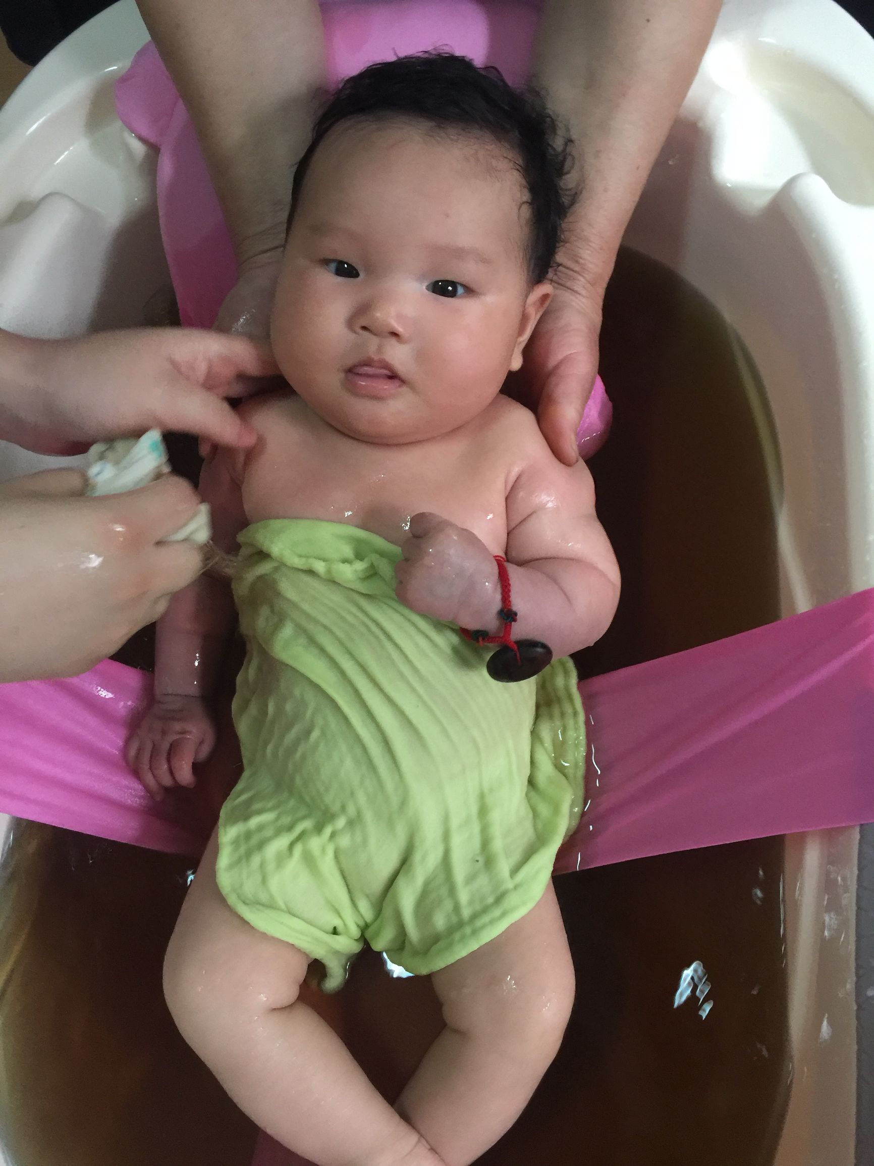 宝妈喝艾叶水的功效,端午艾叶熬水洗澡的好处