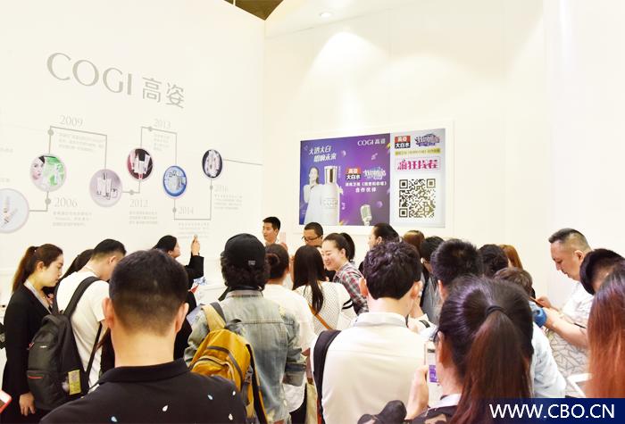 不断在美白领域突破的高姿，在CBE斩获了哪两项大奖？