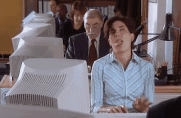 阿姨月入三万被质疑,月入三千中产群体