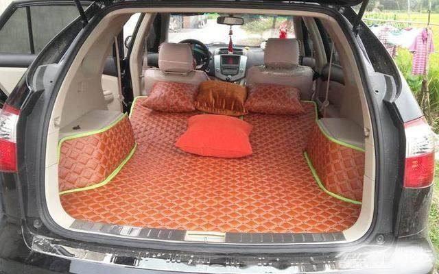 为啥年轻人,都喜欢加大的SUV越野车了,老司机一语道破