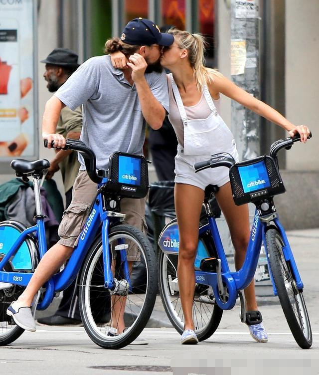 翻开莱昂纳多的集邮册，不仅有顶级超模，还有Rihanna