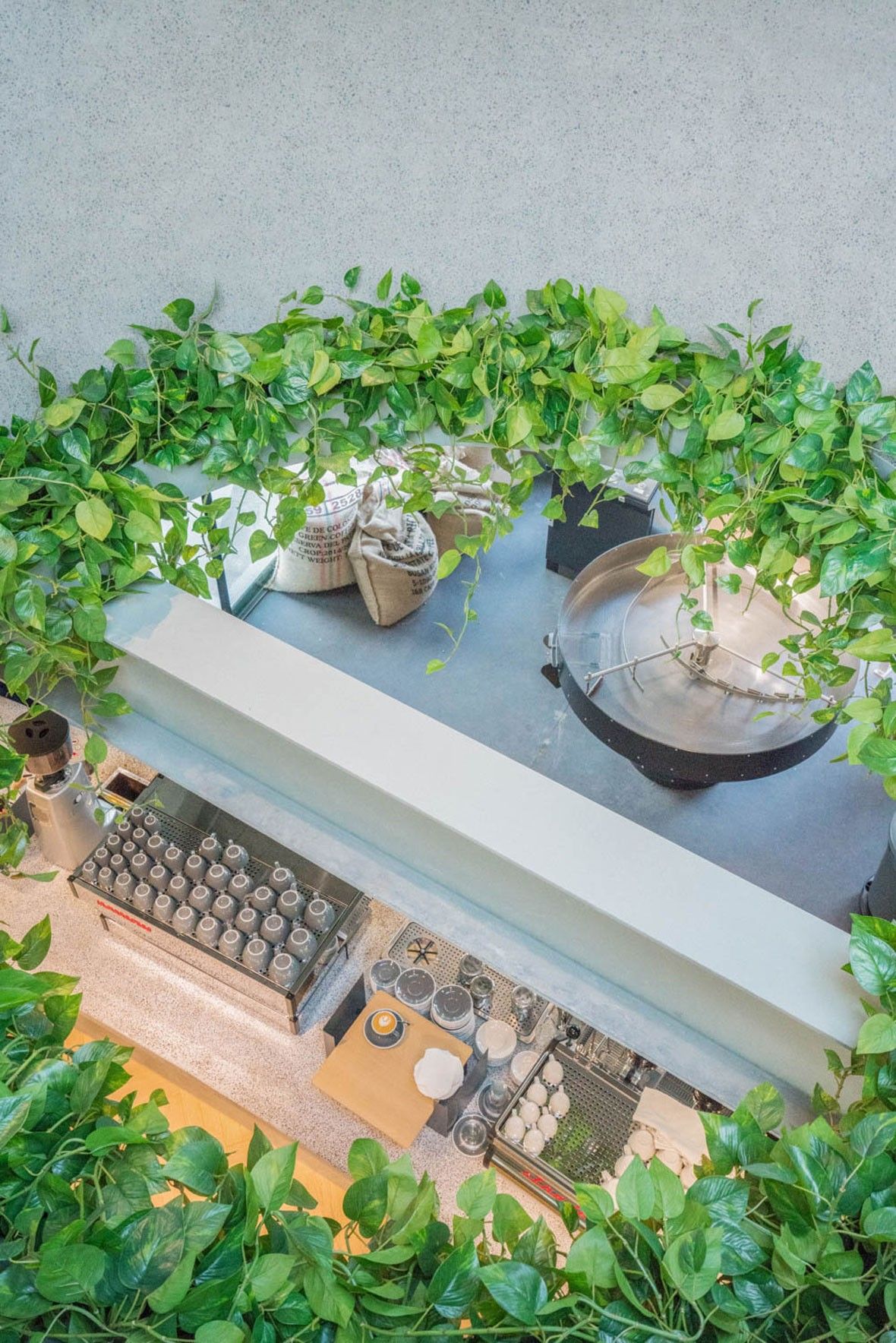 法国轻奢风格咖啡厅设计 (工业风墙面装饰咖啡厅餐厅酒吧)