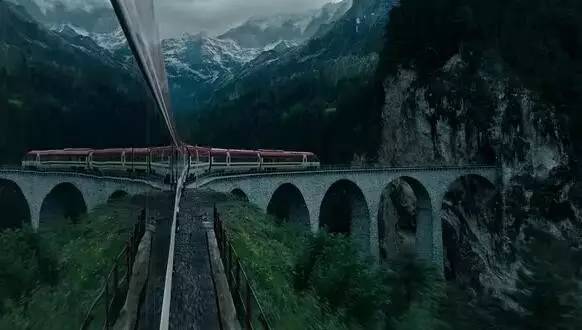 恐惧噬骨!榨干人油当解药,只为延长寿命等女儿长大后*亲近**繁殖