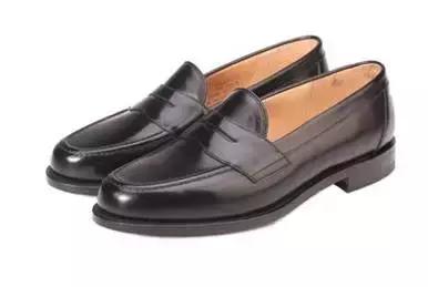 夏天能穿冬款皮鞋吗,夏天能穿皮鞋么