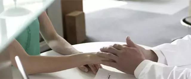 下属喜欢我暗恋的女孩,喜欢上已婚女下属该怎么办