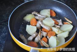 土豆还能这么吃！牛奶炖土豆做法推荐！