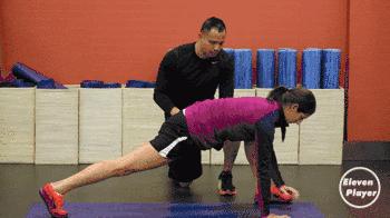 足球训练后拉伸放松,足球动态拉伸八个动作名称