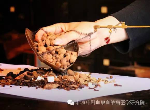 中国最出名的治疗过敏性紫癜专家,儿童过敏性紫癜怎么治疗的短视频