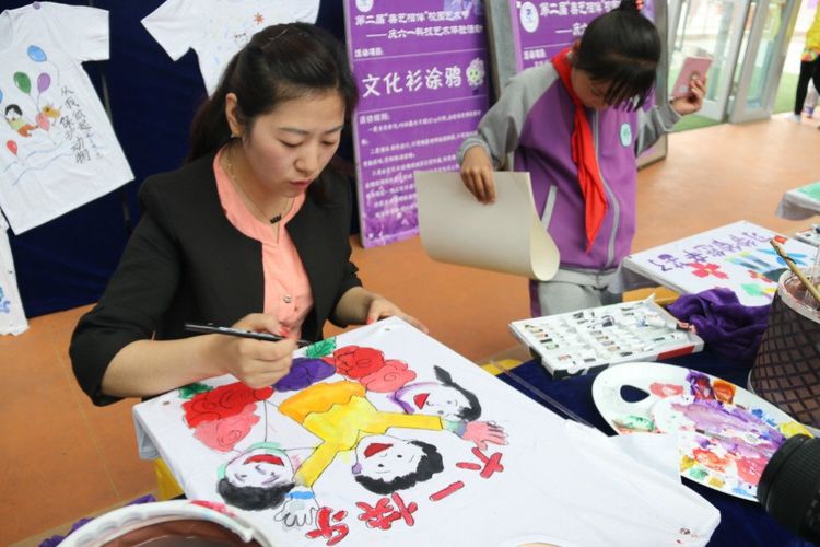 西宁市康南园山小学第二届“美艺相伴”艺术节之科技艺术体验活动