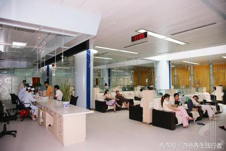 突发腹痛急诊,52岁女子腹痛7小时医院死亡