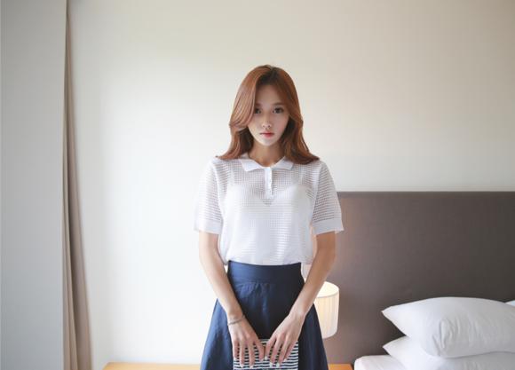 孙允珠夏日海边连衣长裙坐姿穿搭,孙允珠夏日背影