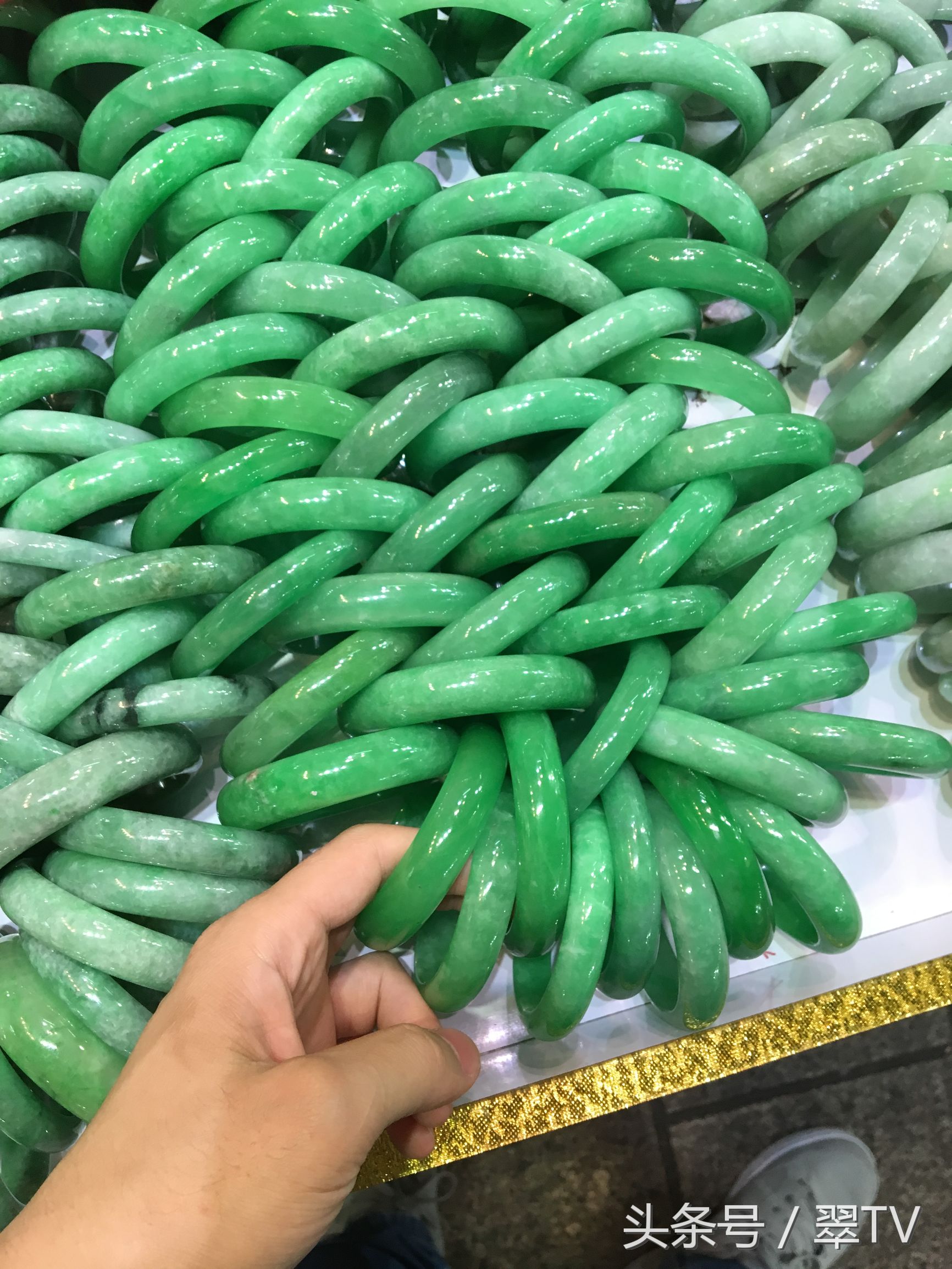 广州华林街翡翠,广州荔湾区华林翡翠玉器珠宝市场